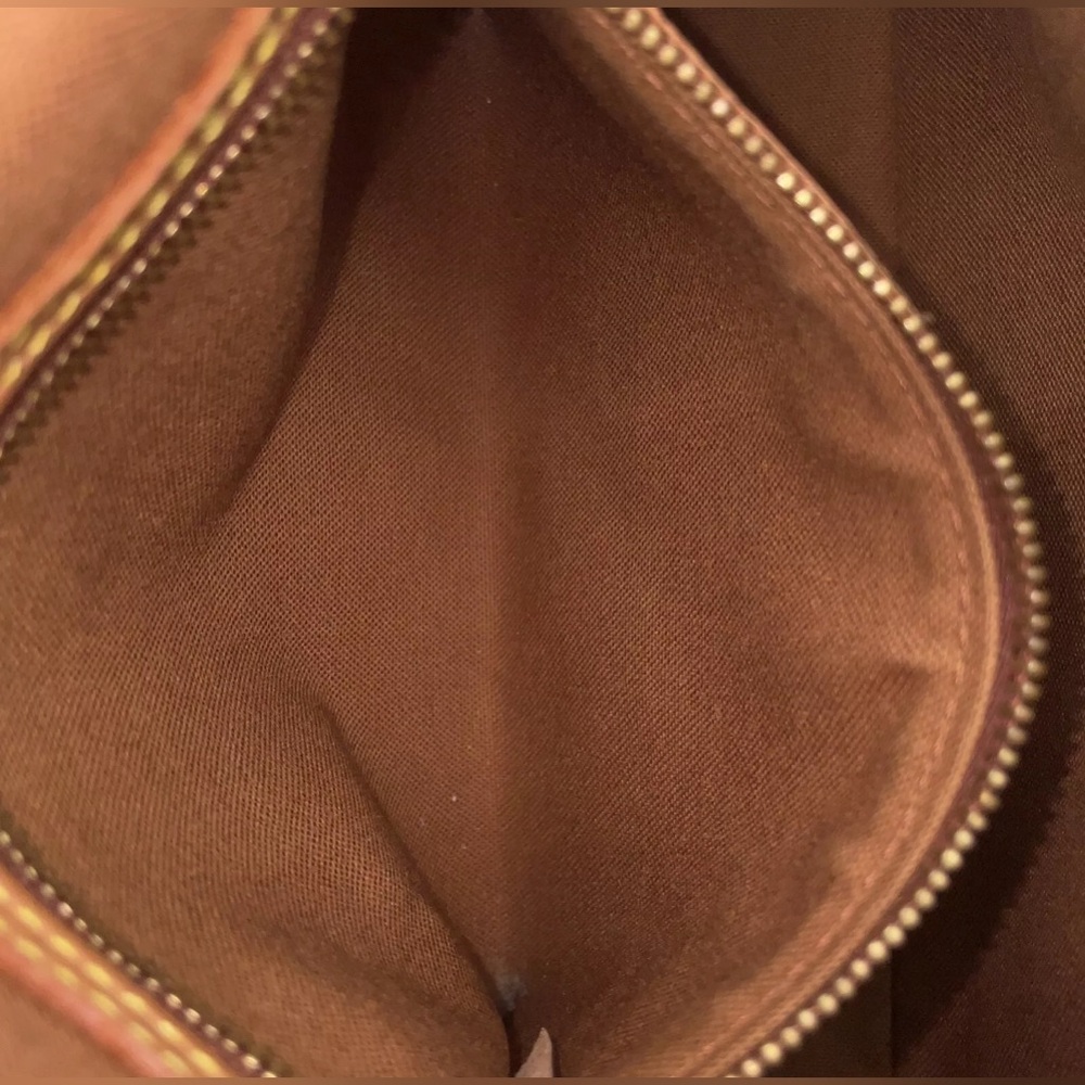 Louis Vuitton Mini Looping Shoulder
Bag (with Box) - Picture 13 of 16